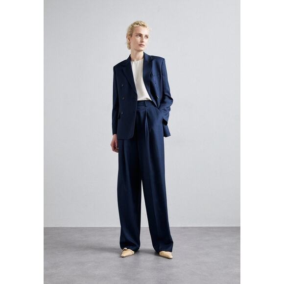 NWT Theory Single Pleat Wide Leg High Rise Draped Pants - Navy Size 2 - Picture 2 of 6